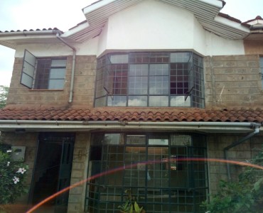 Townhouses to rent in Langata