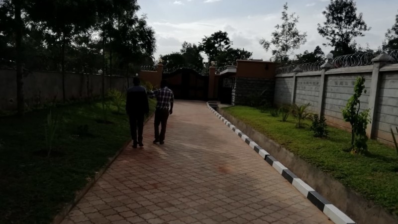 3 Bedroom with Dsq Bungalow, Karen Plains