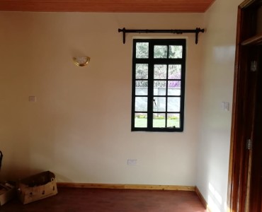 3 Bedroom with Dsq Bungalow, Karen Plains