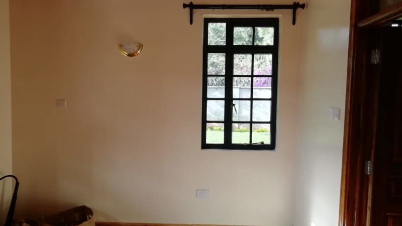 3 Bedroom with Dsq Bungalow, Karen Plains