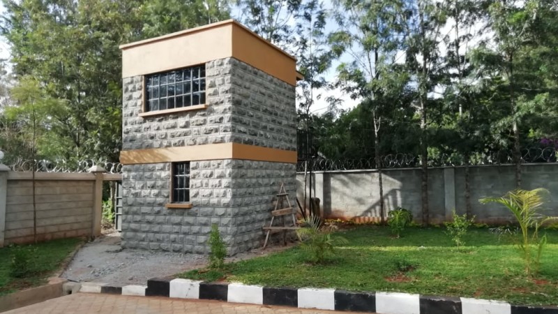 3 Bedroom with Dsq Bungalow, Karen Plains